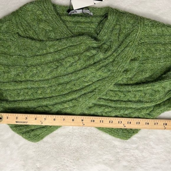 Zara Cable Knit Cropped Scarf Sweater In Green - Picture 10 of 16